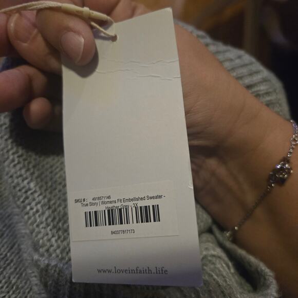 Holiday Nativity Sweater Embellished Graphic – Size 3XL - Picture 7 of 9